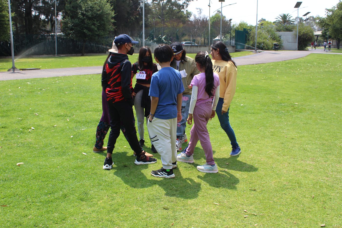 Dinámica grupal en el parque